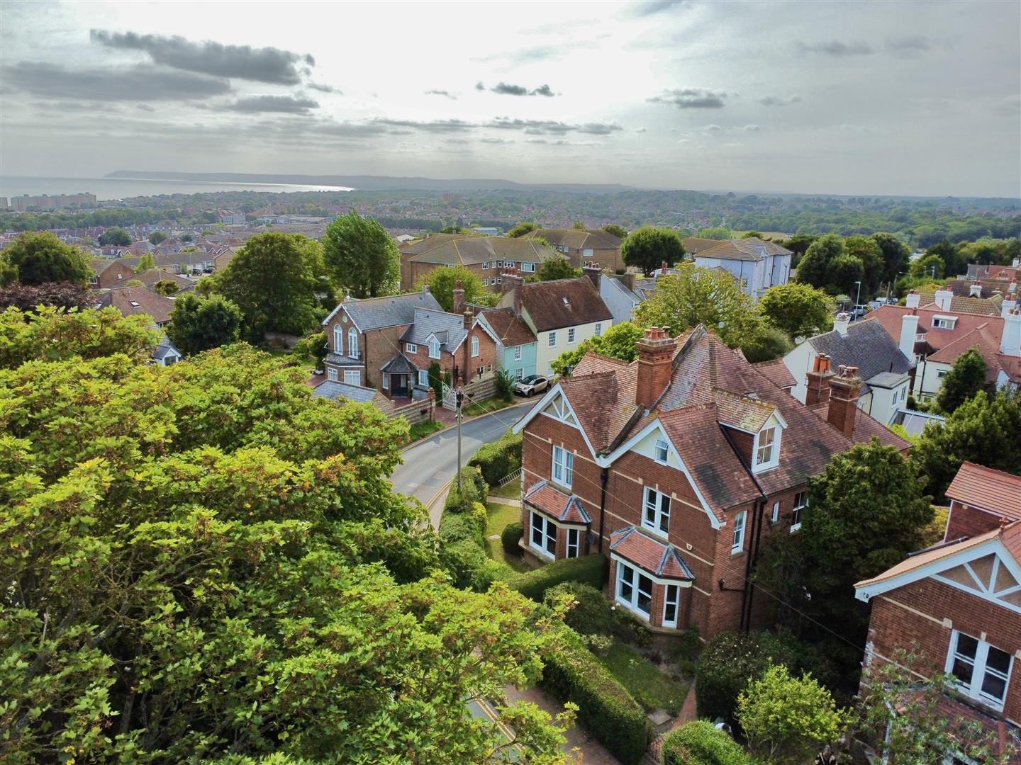 6 bed property in Belle Hill, Bexhill